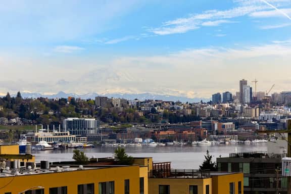Perch - Indo Haven: Home w/rooftop view of the water/city/Mt.Rainier - Image 2