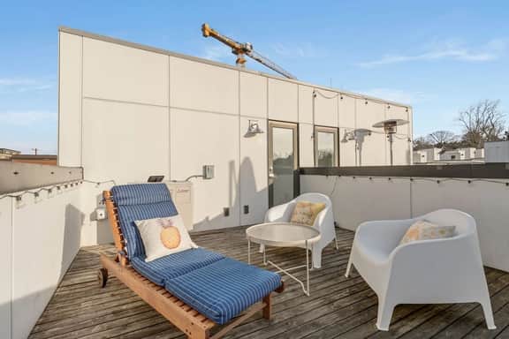 Perch - Centro Guesthouse E: Cozy Townhome w/ Parking, Deck & Pet Friendly - Image 5