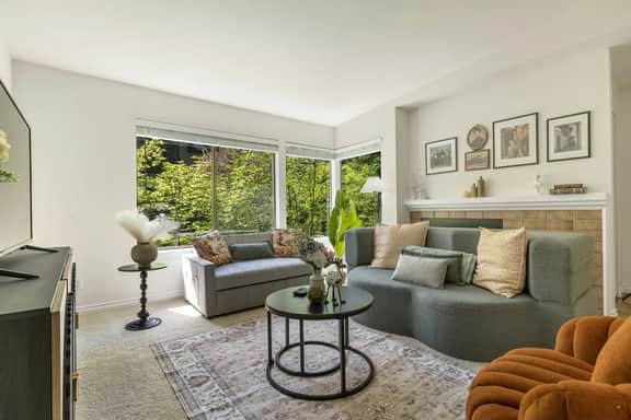Perch - Garden Villa Retreat, DT Bellevue 2BR Free Parking - Image 2
