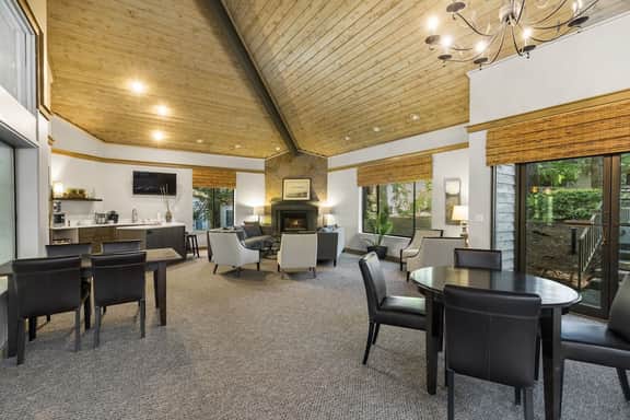 Perch - Garden Villa Retreat, DT Bellevue 2BR Free Parking - Image 5