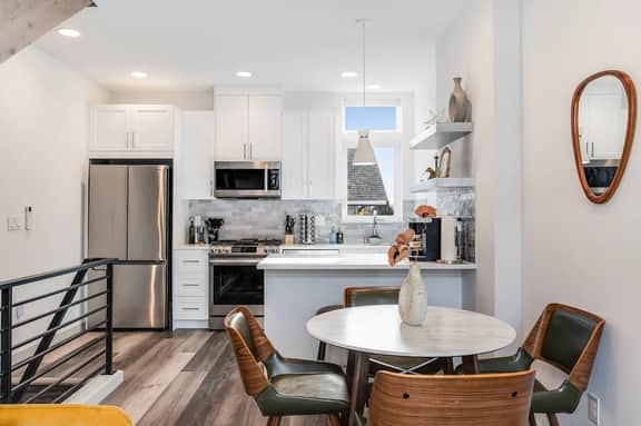 Perch - Woodland Suite: Chic Townhome Steps from Woodland Zoo w/ Parking - Image 5