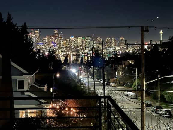 Perch - Wallingford Comfort: Cozy & Bright 2BR | Parking | Remote Work - Image 2