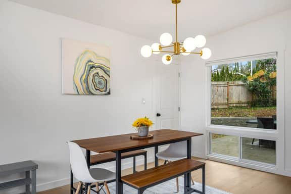 Perch - 3BR Bellevue Comfort: Parking + Pet Friendly - Image 4