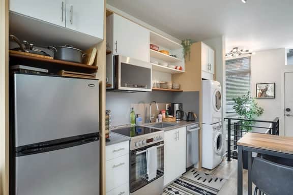 Perch - Pigeon Point Hideaway: Beautiful West Seattle 2BR Home - Image 3