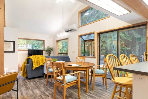 Perch - Rhododendron Loft: Cozy Getaway, Historic Reserve! - Image 3