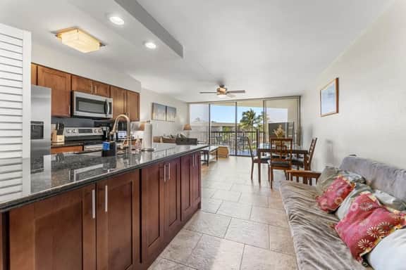 Perch - Ocean View 1BR Suite | Large Lanai | Maui Sunset - Image 5