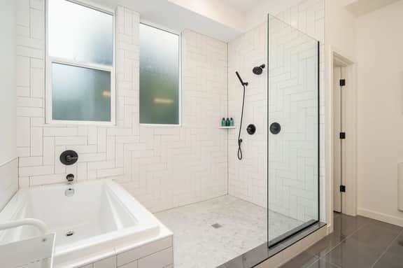Perch - Sand Point Haven: Spacious 3BR w Parking|UW & Children's hospital - Image 5