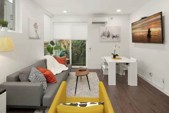 Perch - Centro Guesthouse F: Walkable, Parking, Rooftop Deck & Pet Friendly - Image 3
