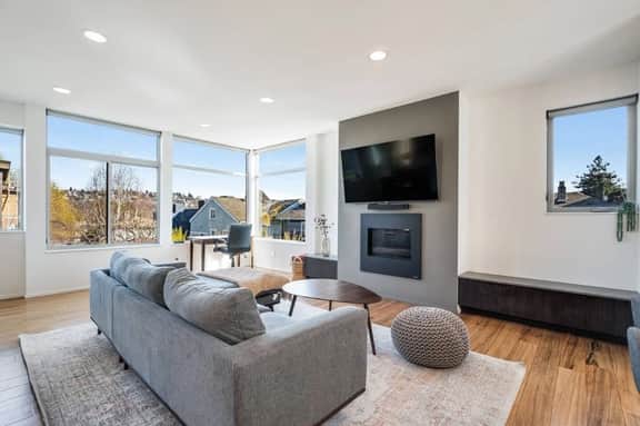 Perch - Modern Seattle View Home w/ Rooftop Deck & Parking - Image 2