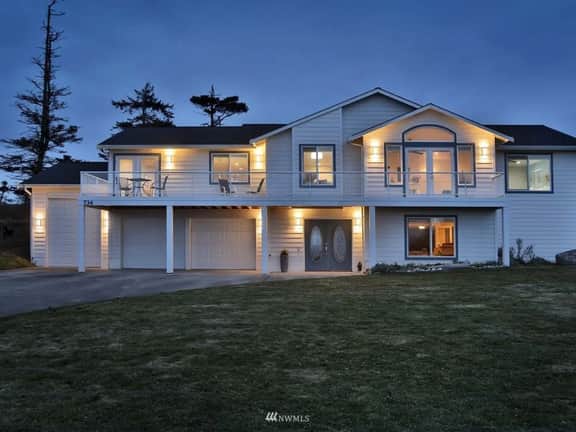 Perch - La Fiesta 34: Luxe Retreat w/ Serenity View & Firelit Comfort - Image 2