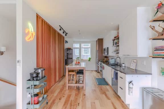 Perch - Colombia City Comfort: 3 Bedrooms | Conveniently Located Near Transit - Image 4
