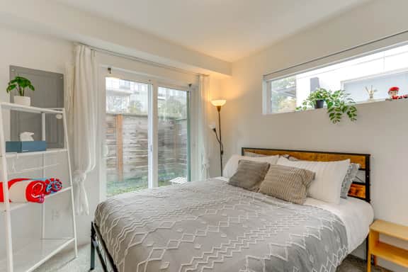 Perch - Modern Queen Anne Retreat with Rooftop & Guitar - Image 3