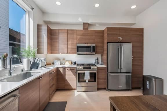 Perch - Chic retreat near Seattle's heart. Enjoy skyline views, and easy city access. - Image 4