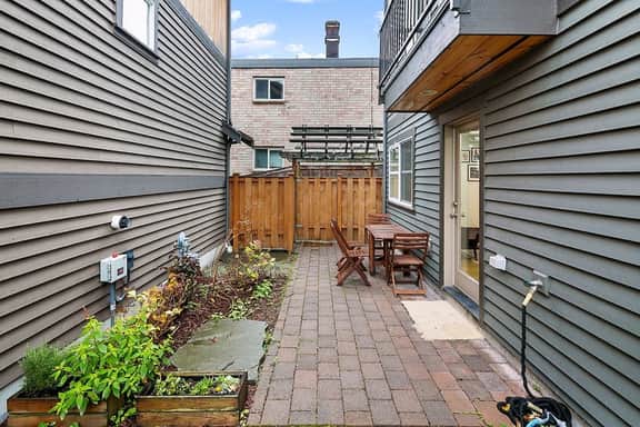 Perch - Aurora Abode: Walk to Space Needle | Pet & Family | Parking - Image 5