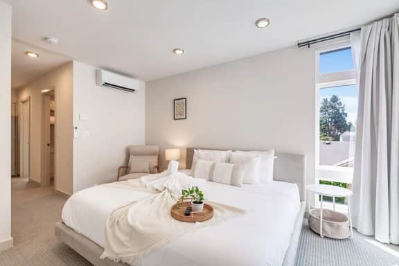 Perch - Serene townhome located a 5-minute walk from a lively area - Image 4