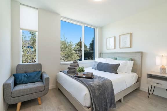 Perch - Urban Reflections 13: WS 97! Spacious 3BR/2BA w Space Needle view - Image 4