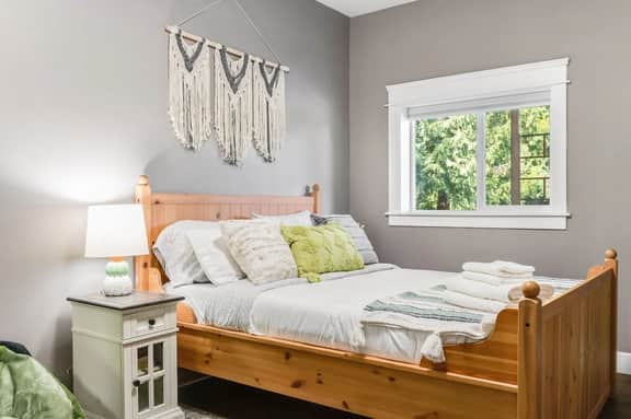 Perch - Sammamish Cottage: Fully remodeled 2 bedrooms suite w/yard - Image 4