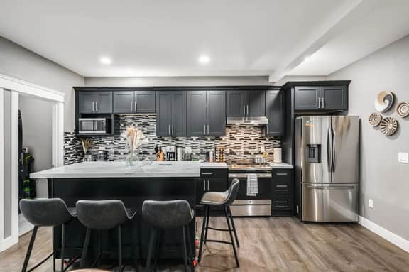 Perch - Sammamish Cottage: Fully remodeled 2 bedrooms suite w/yard - Image 2