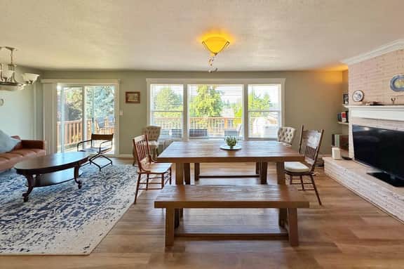 Perch - LFP View Home: Cozy 4BR Home, Lake Washington View Deck, Backyard - Image 5
