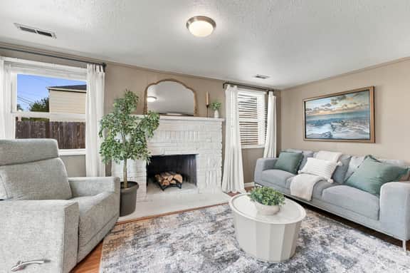 Perch - Spacious Burien Home | Parking, Yard & Beach Nearby: - Image 2