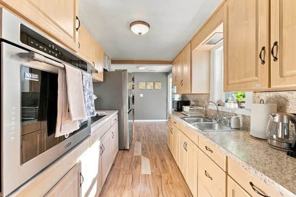 Perch - Spacious Burien Home | Parking, Yard & Beach Nearby: - Image 3